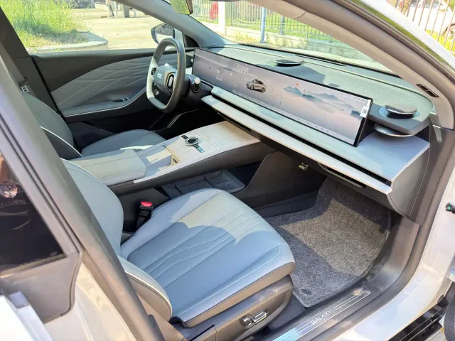 Geely Galaxy E8 — Фото автомобиля 10