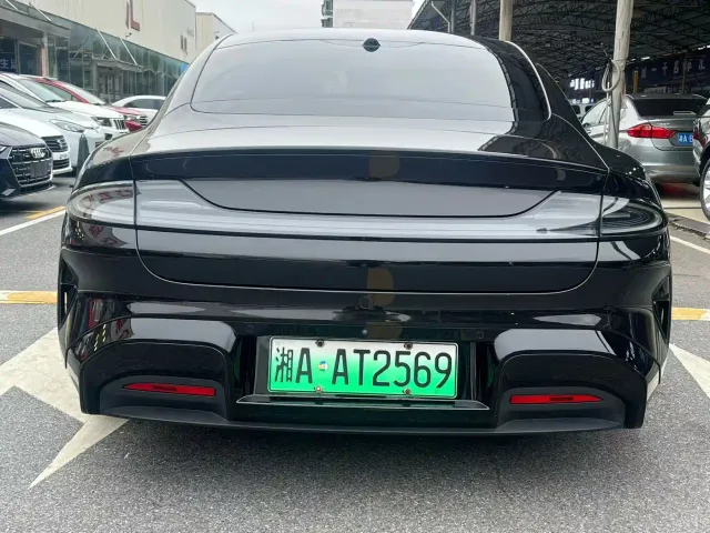 Xiaomi SU7 — Фото автомобиля 8