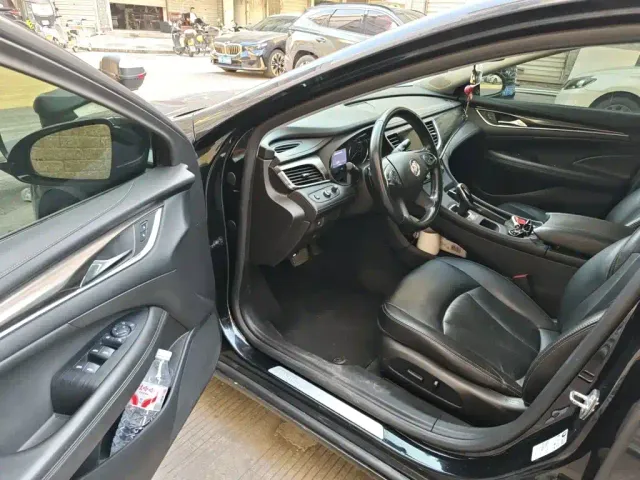 Buick LaCrosse — Фото автомобиля 12