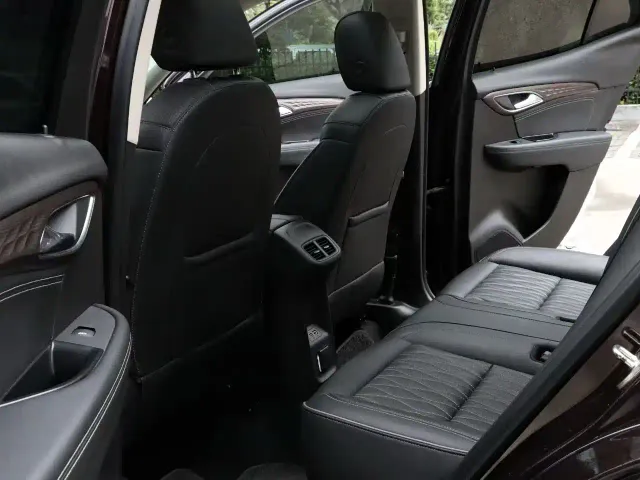Buick Envision S — Фото автомобиля 7