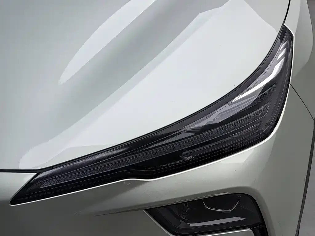 Besturn Yueyi 03 2025 445km Premium Selection Edition — Фото автомобиля 7
