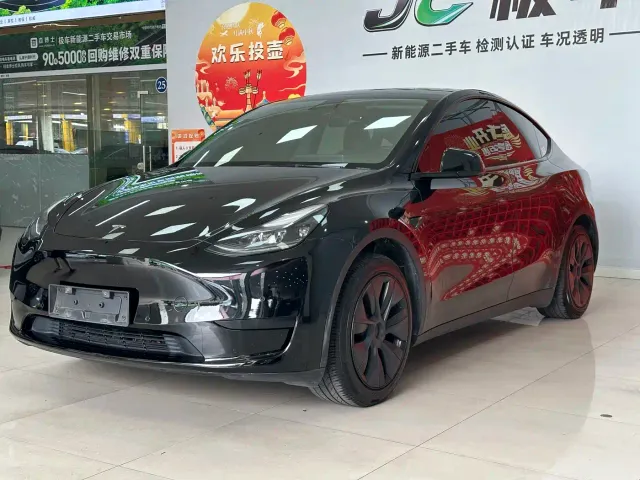 Фотография автомобиля — Tesla Model Y