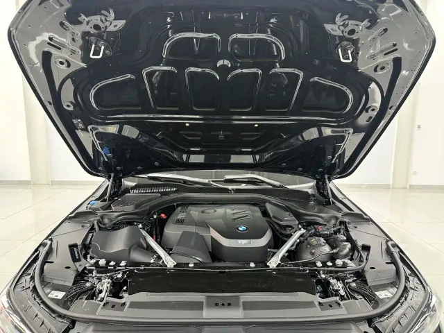 BMW 5 Series — Фото автомобиля 25