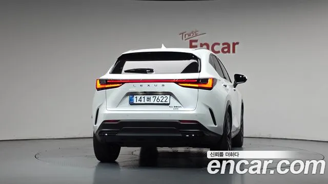 Lexus NX Generation 2 — Фото автомобиля 3