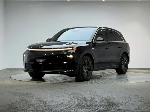 Фотография автомобиля — Li Auto L6