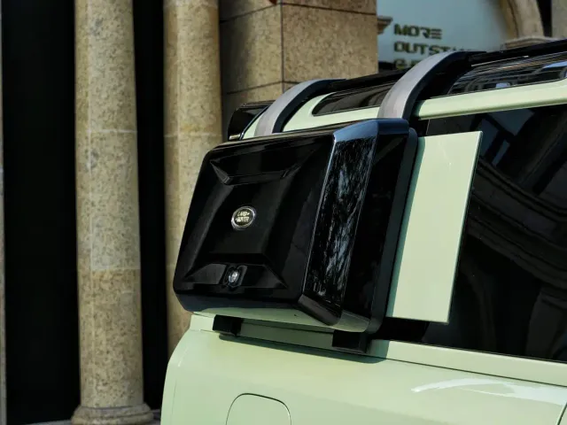 Land Rover Defender — Фото автомобиля 18