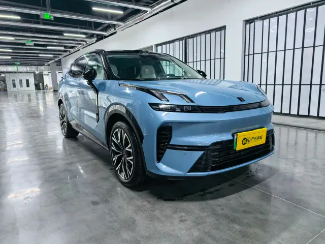 Lynk & Co 08 EM-P — Фото автомобиля 3