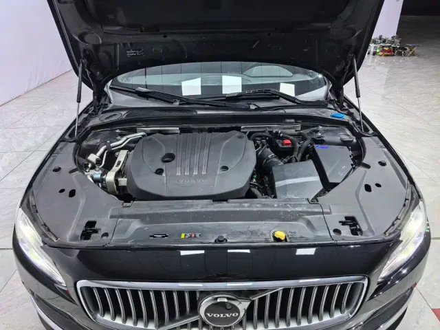 Volvo S90 — Фото автомобиля 17