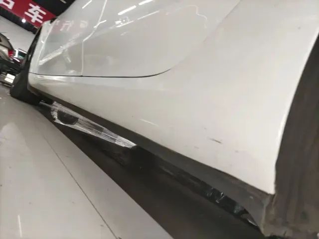 Tesla Model 3 — Фото автомобиля 21