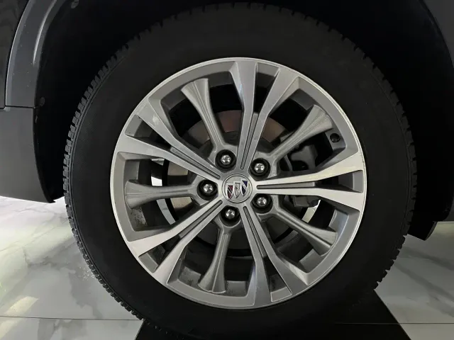 Buick Envision Plus — Фото автомобиля 10