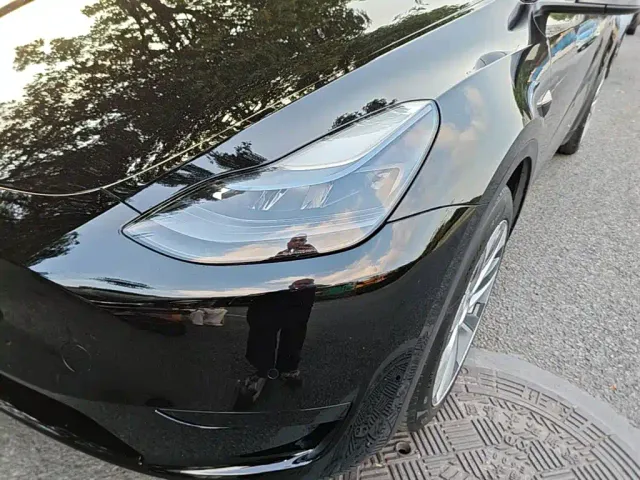 Tesla Model Y — Фото автомобиля 23
