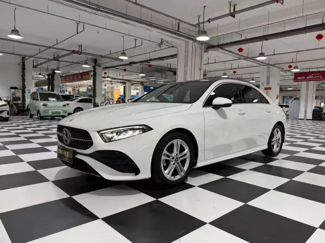 Фотография автомобиля — Mercedes-Benz A-Class