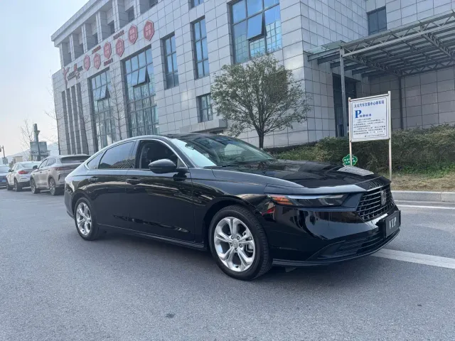 Honda Accord — Фото автомобиля 3