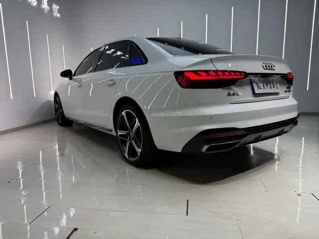 Audi A4L — Фото автомобиля 9