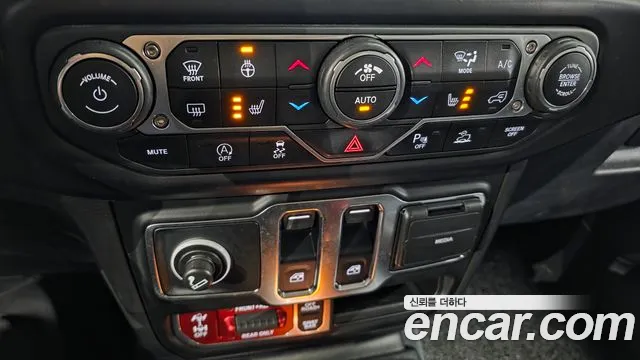 Jeep Wrangler JL — Фото автомобиля 18