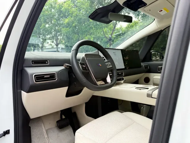 Li Auto MEGA — Фото автомобиля 4
