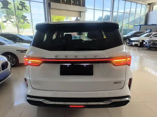 Geely Jiaji — Фото автомобиля 5