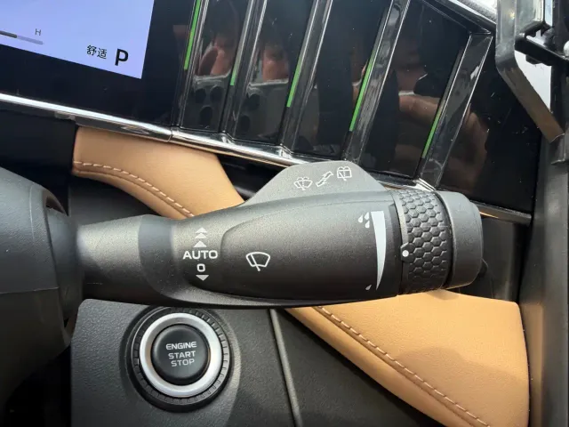Geely Boyue L — Фото автомобиля 17