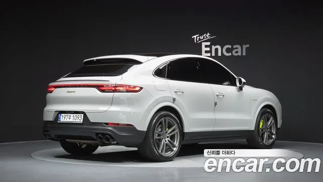 Porsche Cayenne — Фото автомобиля 2