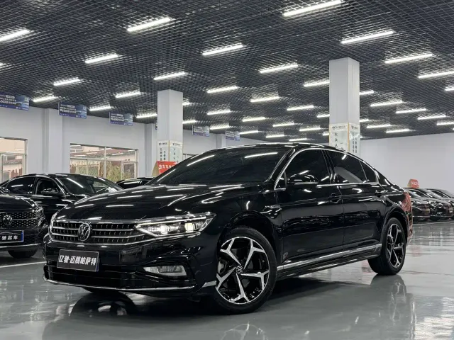 Фотография автомобиля — Volkswagen Magotan