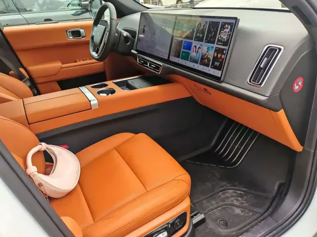 Li Auto L7 — Фото автомобиля 5
