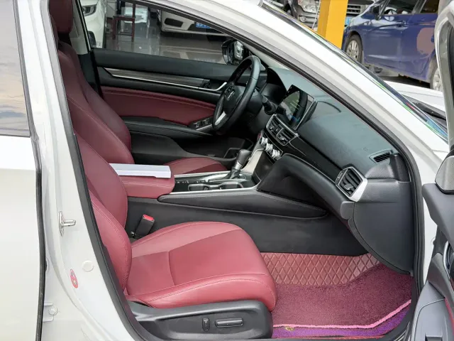 Honda Accord — Фото автомобиля 8