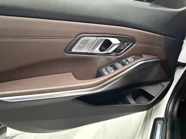 BMW 3 Series — Фото автомобиля 5
