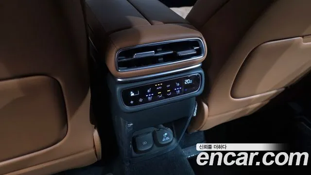 Genesis GV80 — Фото автомобиля 25