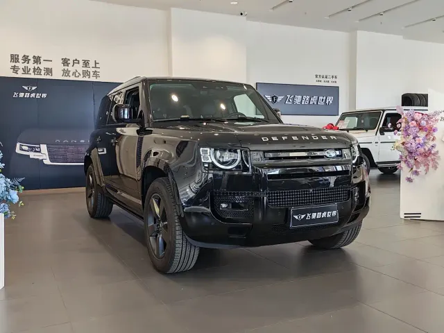 Land Rover Defender — Фото автомобиля 3