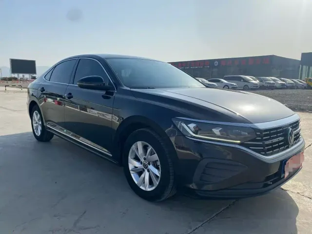 Volkswagen Passat — Фото автомобиля 3