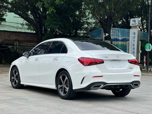 Mercedes-Benz A-Class — Фото автомобиля 4