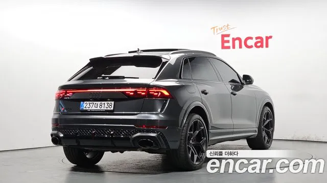 Фотография автомобиля — Audi RSQ8