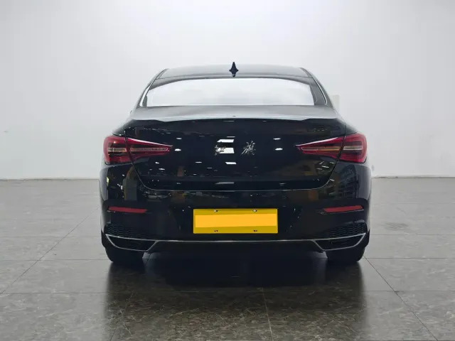 Hongqi H5 — Фото автомобиля 6