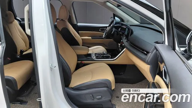 Kia Carnival Generation 4 — Фото автомобиля 15