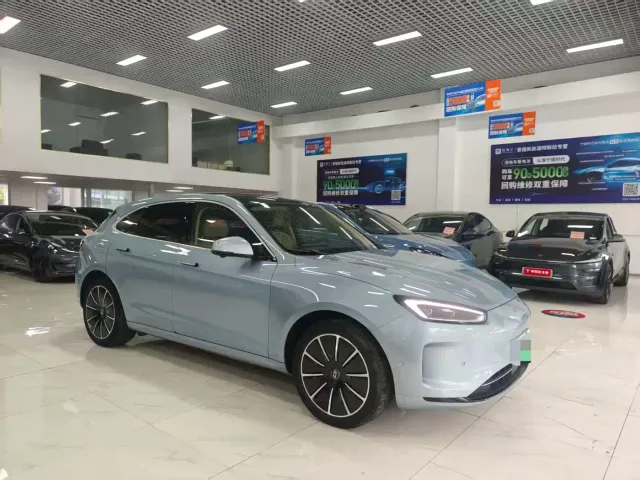 Aito M5 — Фото автомобиля 3