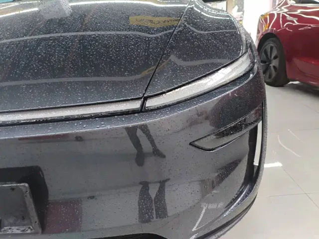 Tesla Model Y — Фото автомобиля 23
