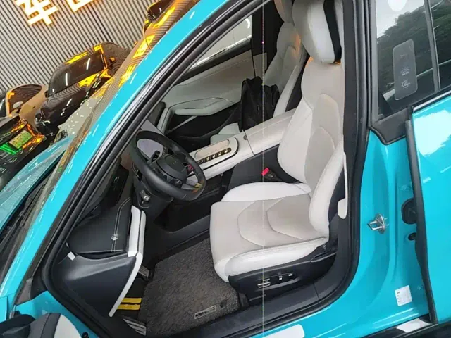 Xiaomi SU7 — Фото автомобиля 14