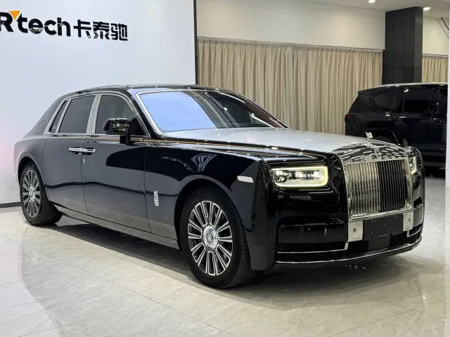 Rolls-Royce Phantom — Фото автомобиля 3