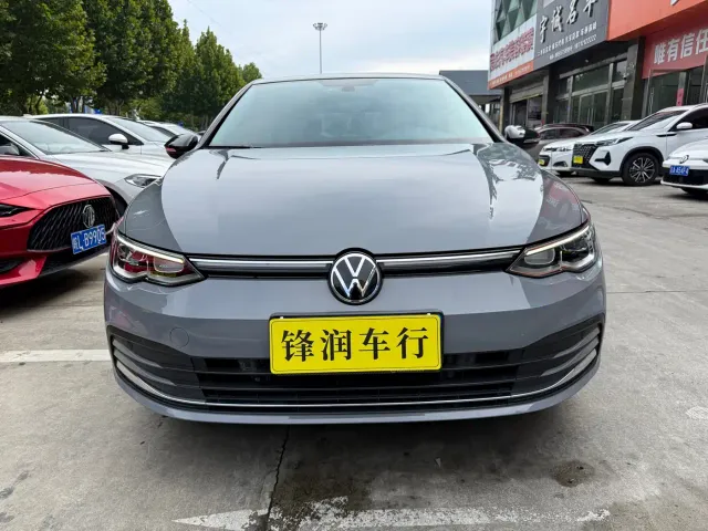Volkswagen Golf — Фото автомобиля 2