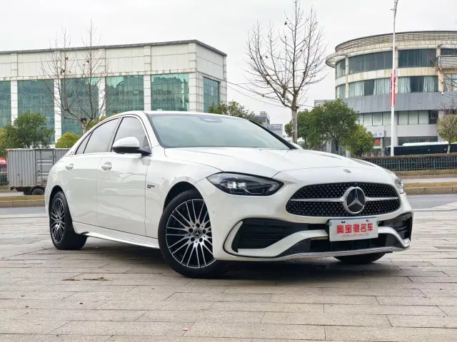 Mercedes-Benz C-Class — Фото автомобиля 3
