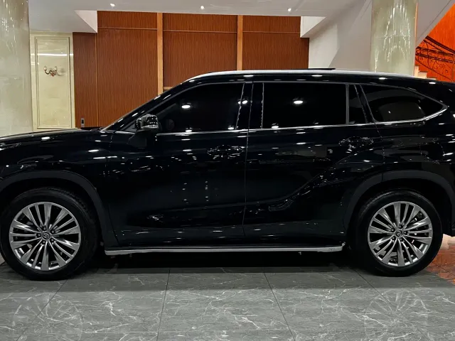 Toyota Highlander — Фото автомобиля 8