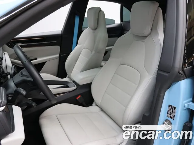 Porsche Macan Electric — Фото автомобиля 10