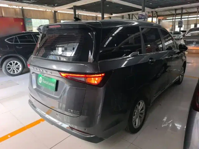 Wuling Jiachen — Фото автомобиля 6