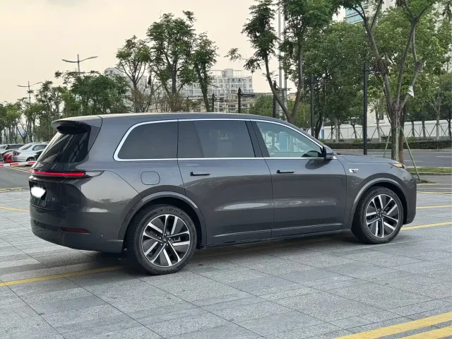 Li Auto L9 — Фото автомобиля 6