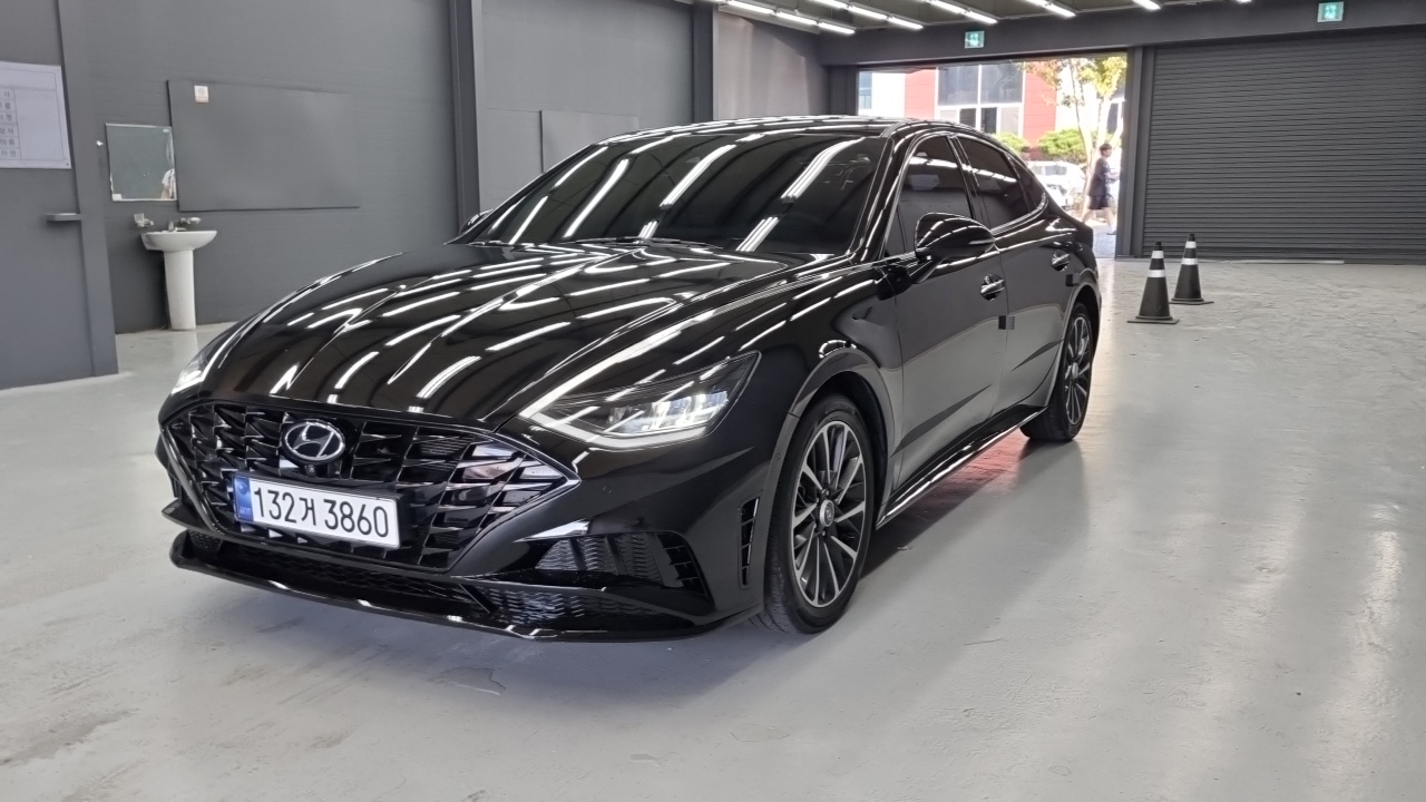 Фотография автомобиля — Hyundai Sonata DN8