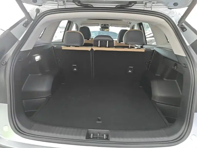 Geely Boyue L — Фото автомобиля 18
