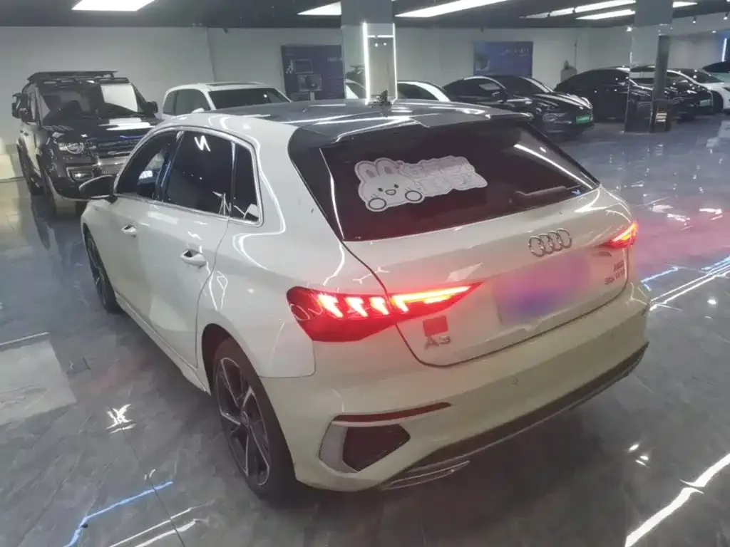 Audi Audi A3 2023 Facelift Sportback 35 TFSI Fashion Sport — Фото автомобиля 4