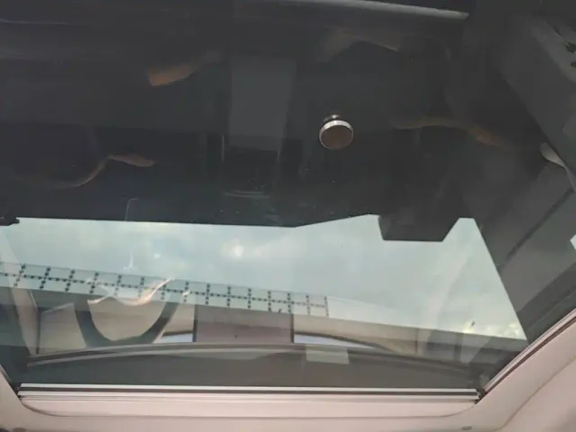 Tesla Model Y — Фото автомобиля 17