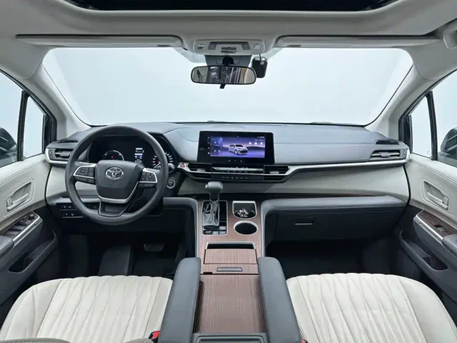 Toyota Sienna — Фото автомобиля 19
