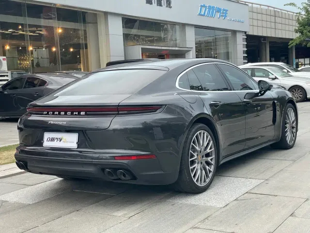 Porsche Panamera — Фото автомобиля 15